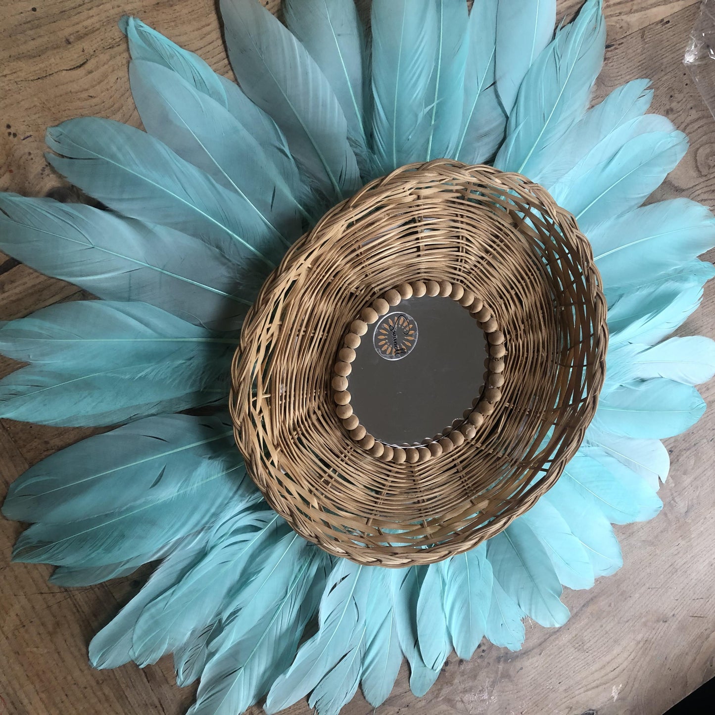 Miroir plumes avec socle en osier naturel 50 cm