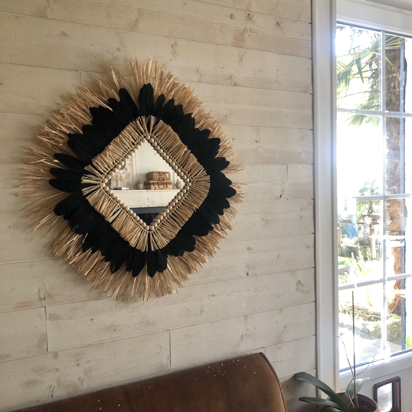 Grand miroir forme losange double raphia et grandes plumes au choix
