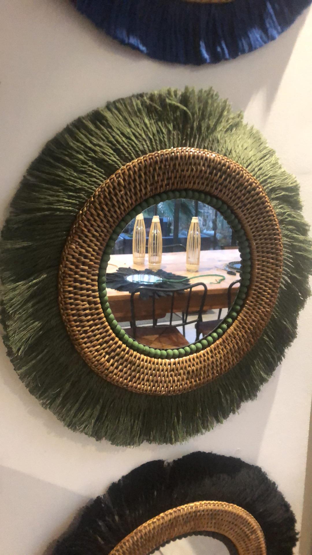 Miroir en rotin, coton macramé peigné et perles bois peintes à la main