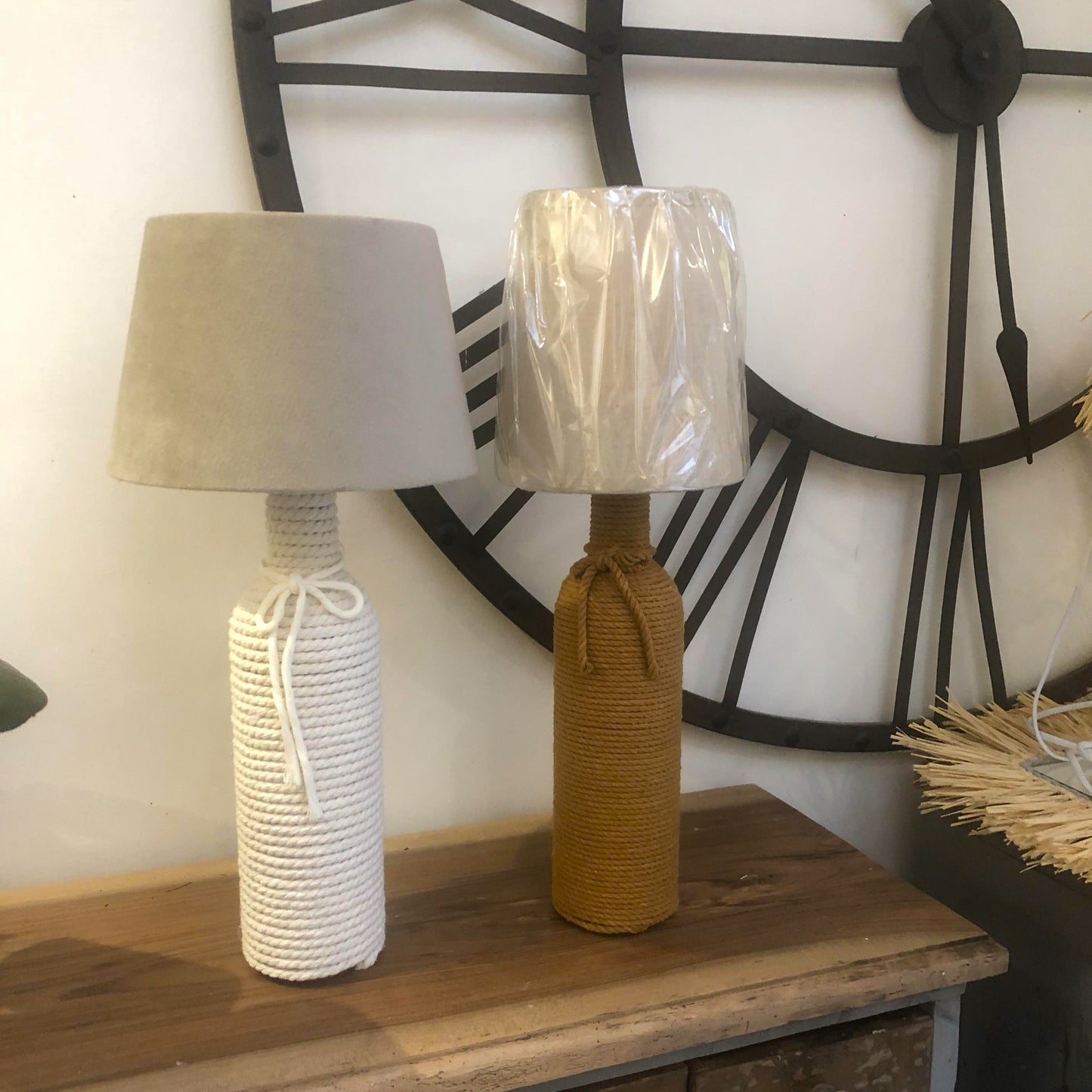 Lampe avec pied en coton couleur café