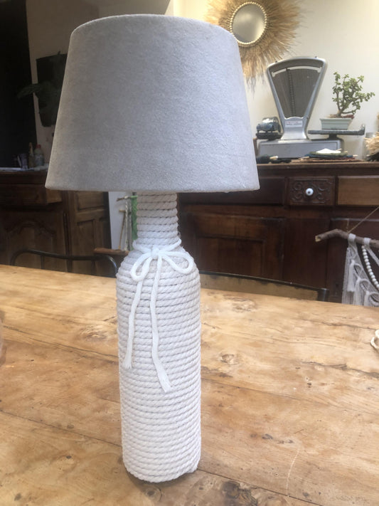 Lampe sur pied en corde de coton écru