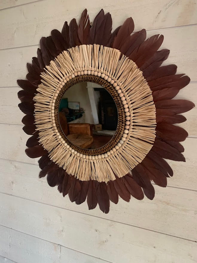 Decorative mirror made of rattan, raffia and large feathers (14 colours to choose from)