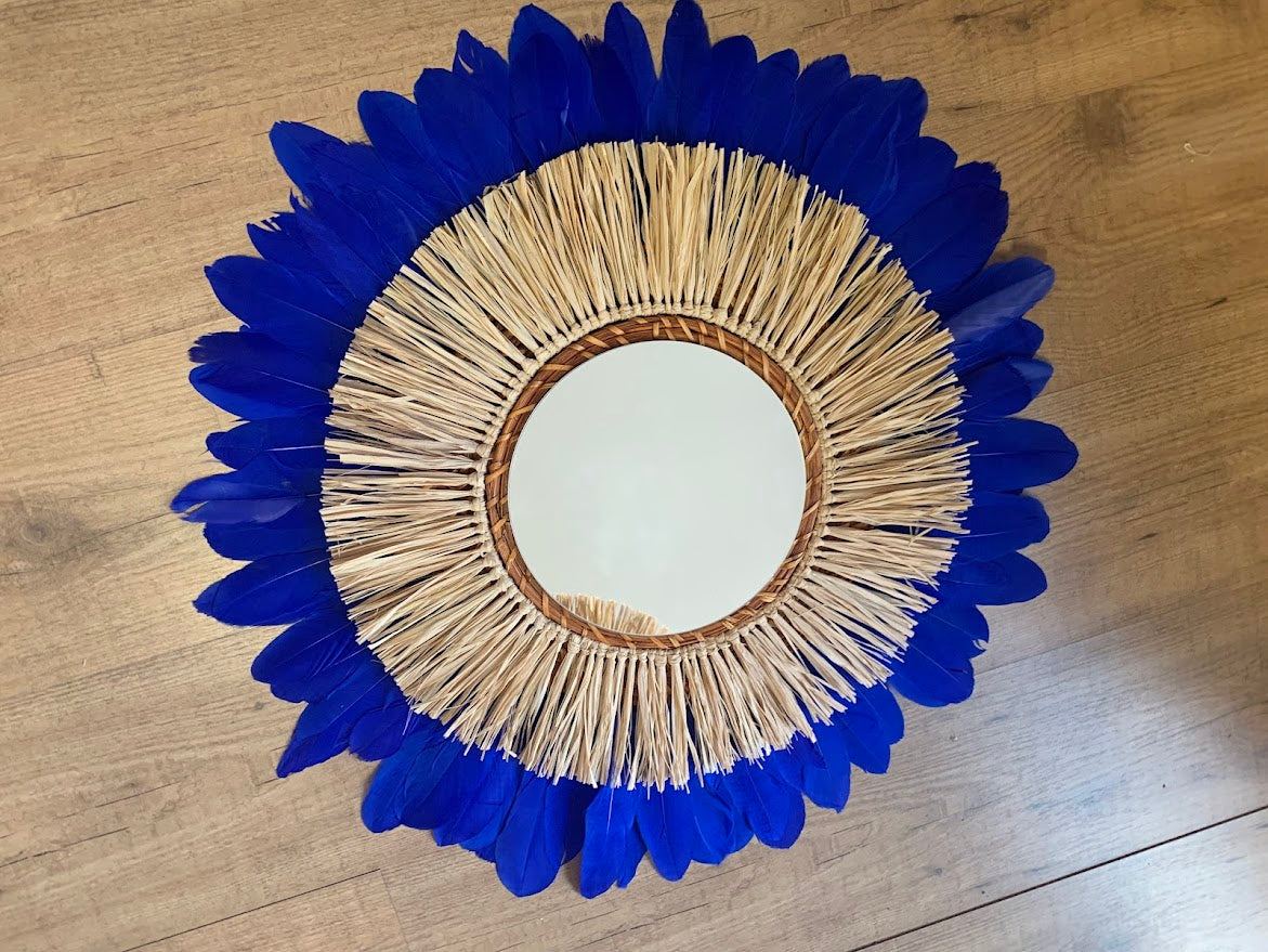 Decorative mirror made of rattan, raffia and large feathers (14 colours to choose from)