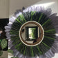 Miroir parfum boisé, raphia vert et plumes aux différents coloris